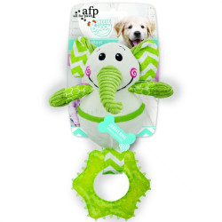 AFP Любимата играчка на малкото кученце, зелено слонче